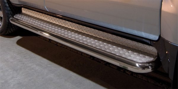 Kuvassa Astinlaudat Toyota Land Cruiser 120, 2002-2009