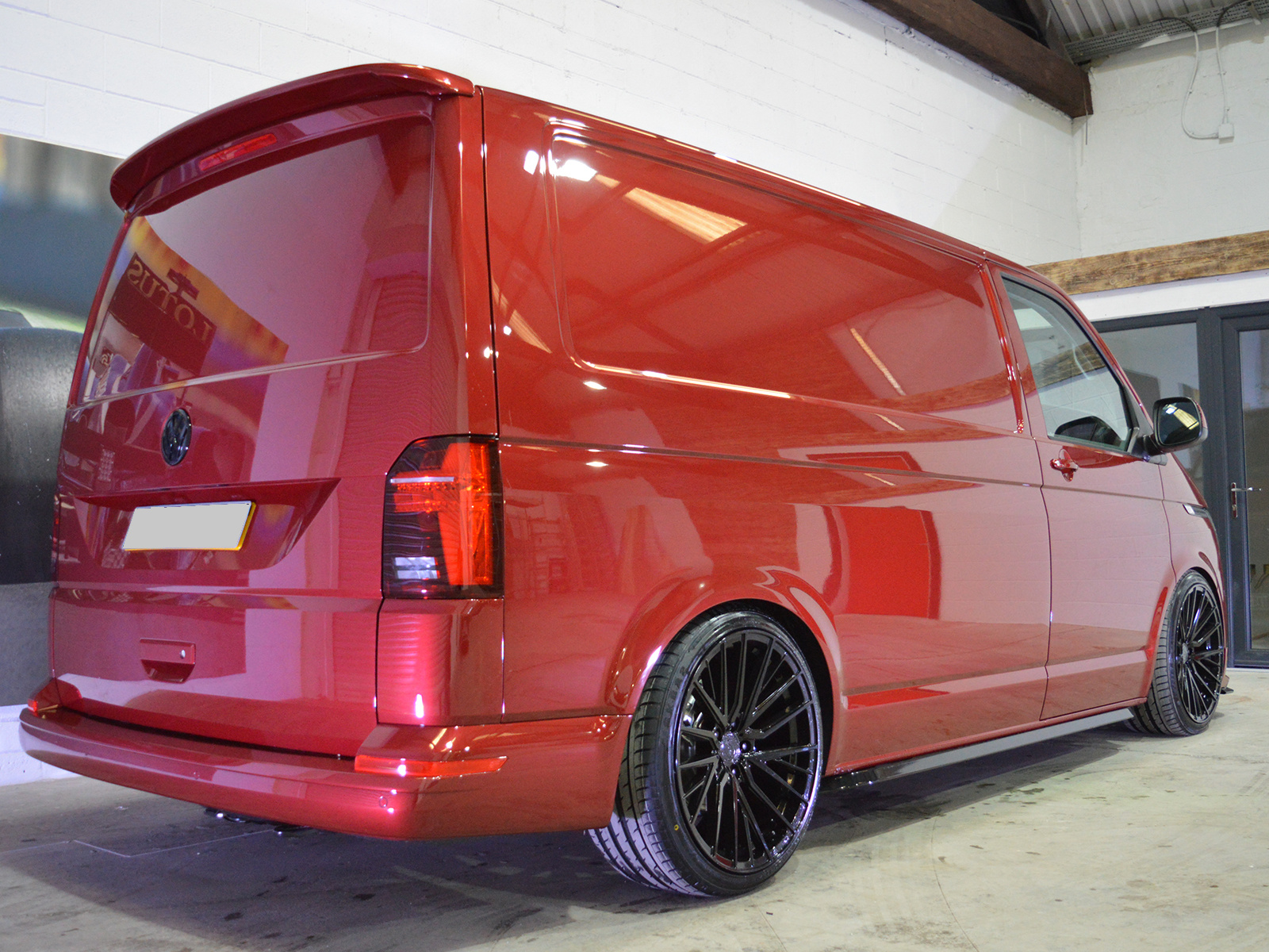 Takaspoileri VW Transporter T6 T6 1 RST Steel