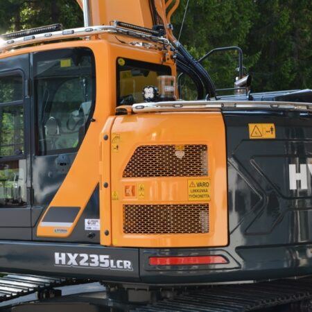 Lisävaloteline katolle Hyundai LCR-hyttisiin kaivinkoneisiin.