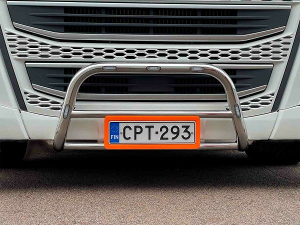 Kuvassa Etuhelmaputken A-kaari Volvo FH4