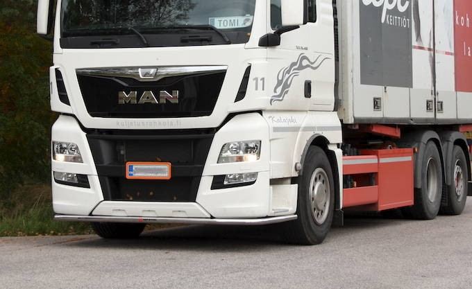Etuhelmaputki Lowline V04 MAN TGX 2014-2019
