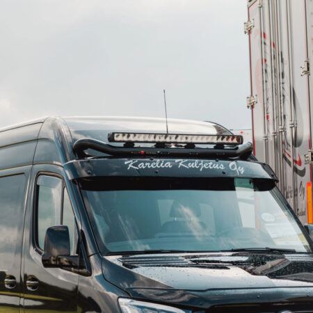 Leveämpi lisävaloteline katolle korkeakattoisiin pakettiautoihin Ø76mm