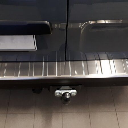 Takapuskurin suoja Opel Vivaro 2014-2019