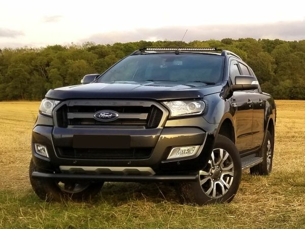 Kuvassa Lisävalopaketti katolle Ford Ranger 2016- + Lazer Linear 36 STD