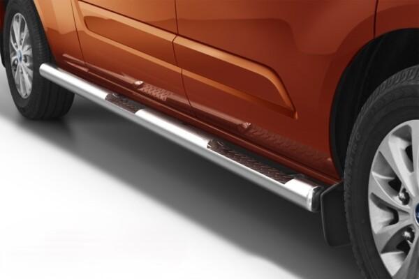 Kuvassa Kylkiputket askelmilla Ford Transit Custom 2018-, SWB