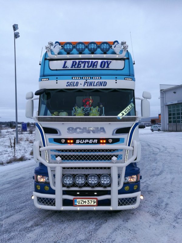 Kuvassa Karjapuskuri Freeway V6.0 Scania R 2005-2016