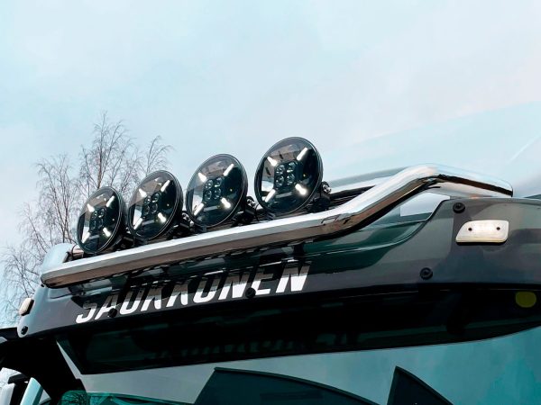 Kuvassa Lyhyt lisävaloteline katolle MB Actros 2,3m, ClassicSpace
