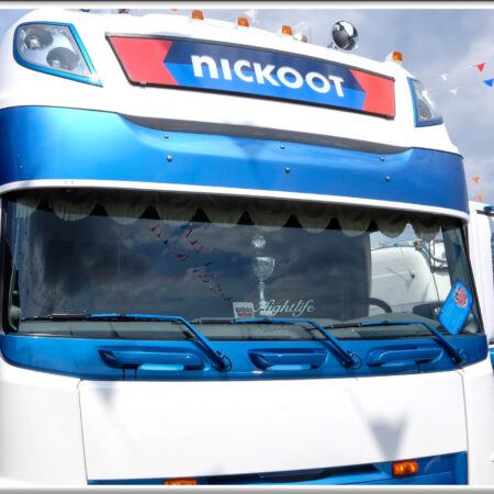 Aurinkolippa DAF XF 106
