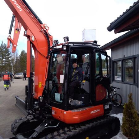 Lisävaloteline katolle Kubota KX057-4