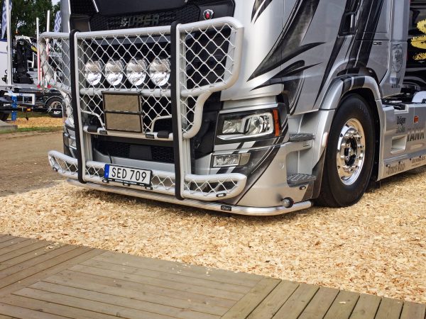 Kuvassa Karjapuskuri Trux Scania NextGen 2017-
