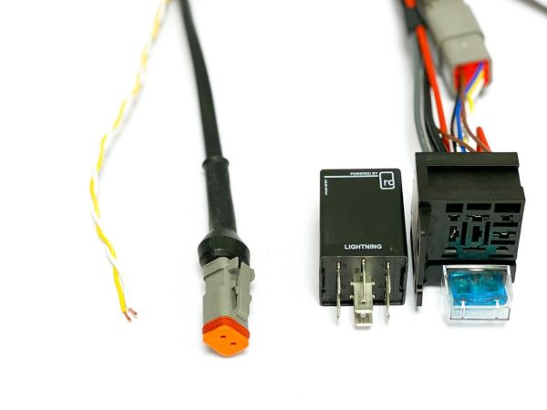 Kuvassa Relejohtosarja XCU1150, 12V