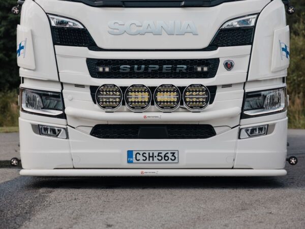 Lisävaloteline maskiin Scania NextGen 2017- kuorma-autoihin.