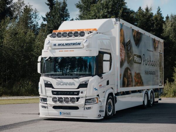 Lisävaloteline maskiin Scania NextGen 2017- kuorma-autoihin.