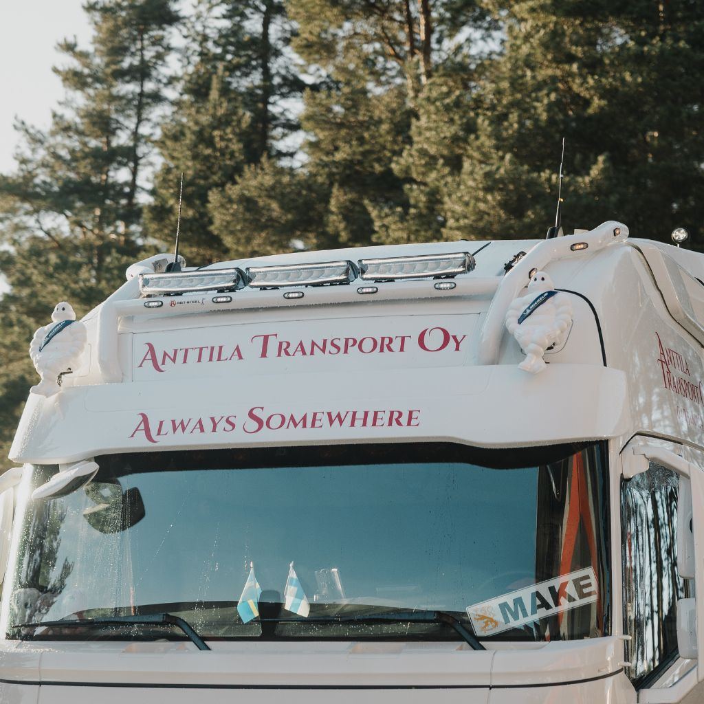 Lisävaloteline katolle Pro Medium V01 Volvo FH4- Globe XL