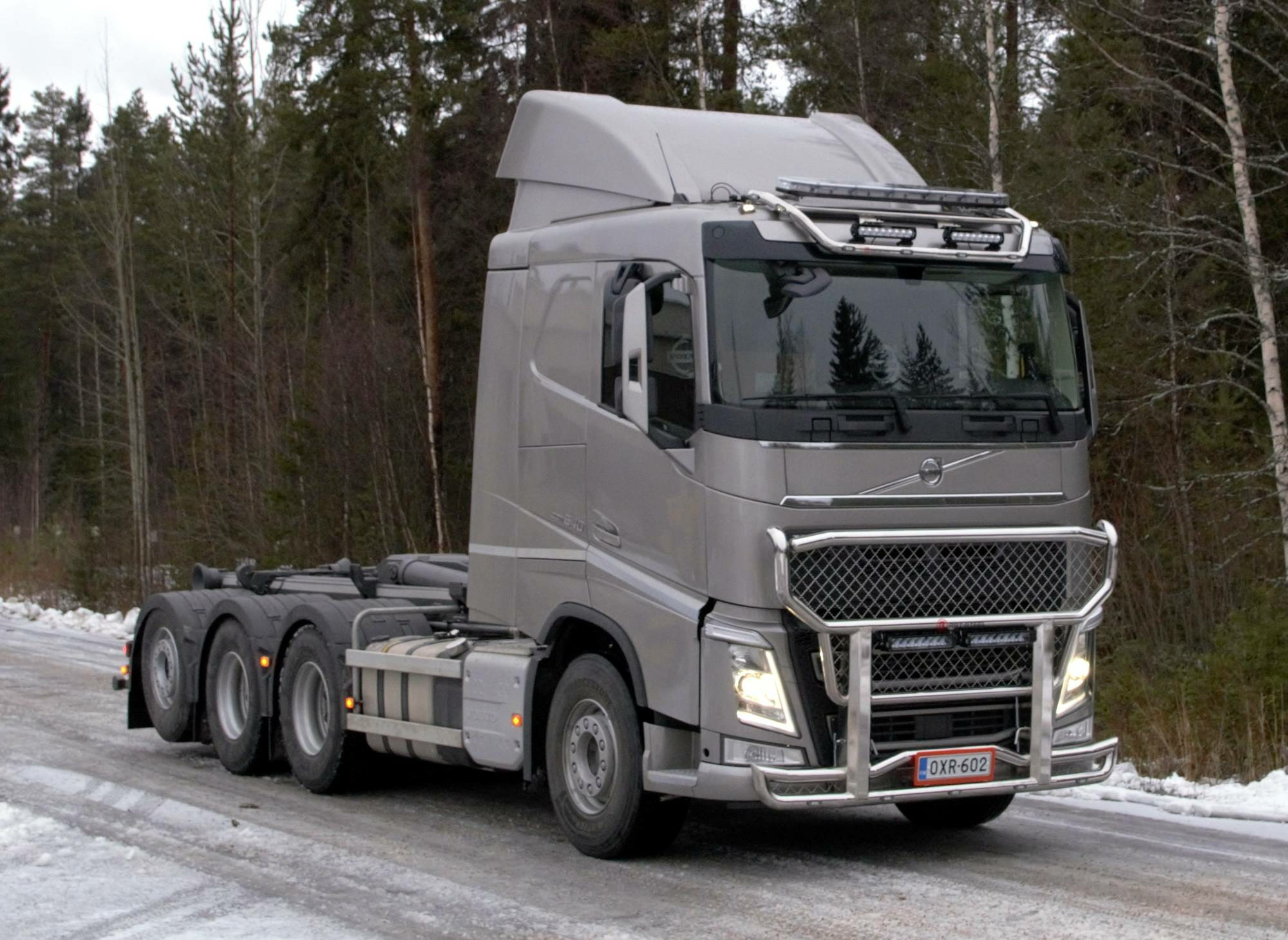 Kuvassa Karjapuskuri Freeway Volvo FH