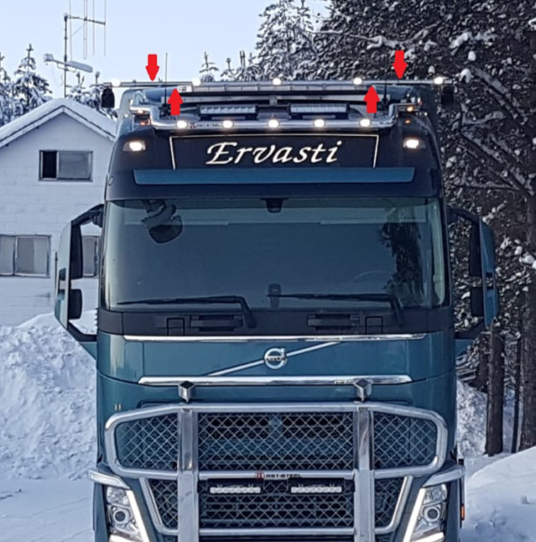 Kuvassa Työvaloteline tuuliohjaimeen Volvo FH4 Globetrotter