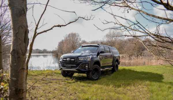 Kuvassa Lisävalopaketti katolle Toyota Hilux 2017-, Lazer lisävaloilla
