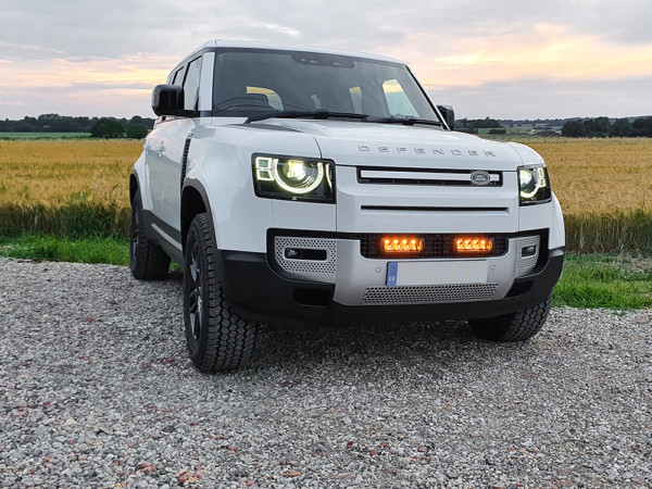 Kuvassa Lazer Grille Kit Land Rover Defender 2020-
