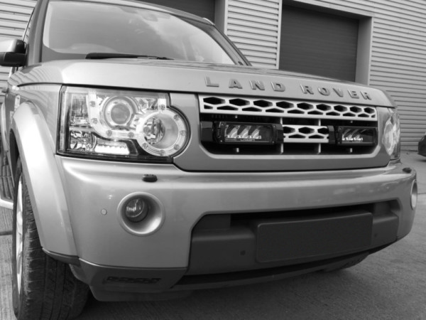 Kuvassa Lazer Grille Kit Land Rover Discovery 4, 09-14, Triple-R 750