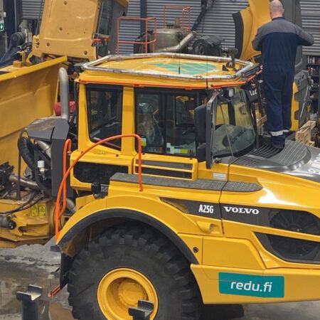 Lisävaloteline Katolle, Volvo Dumpperi