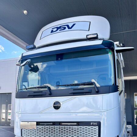 Valopaketti lippaan Volvo FH4, Lazer Triple-R valoilla
