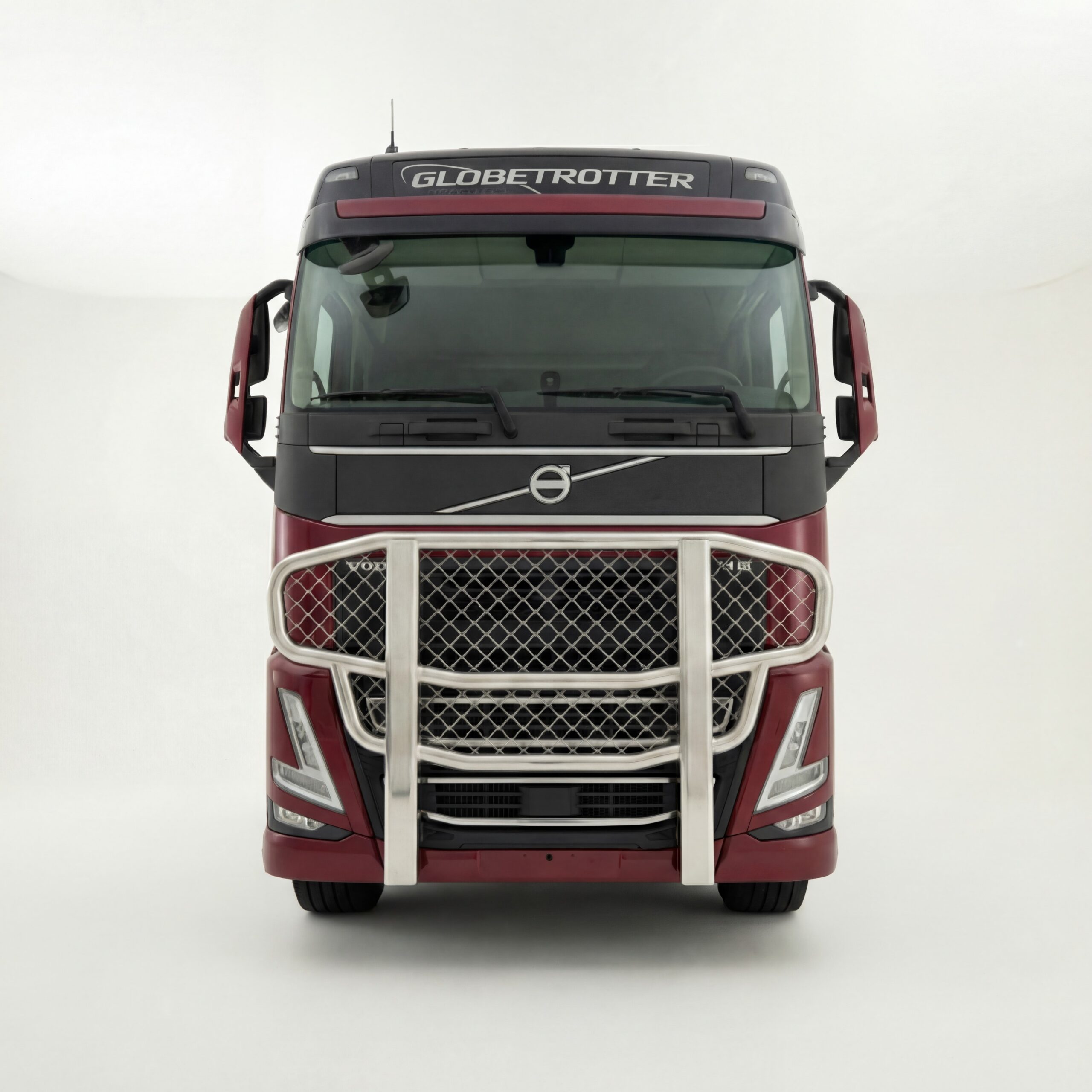 Kuvassa Karjapuskuri Dakar V16 Volvo FM 2021-