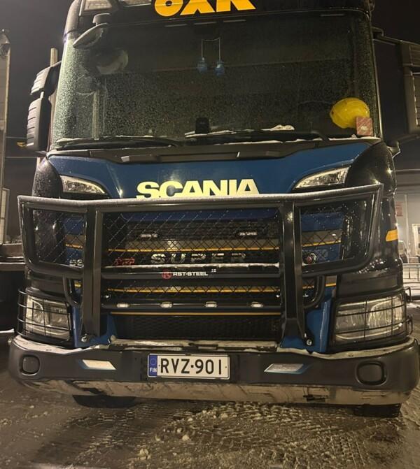 kuvassa Karjapuskuri Dakar Scania NextGen XT 2017 malleihin