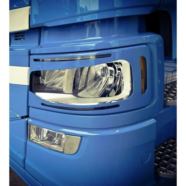 Kuvassa Silmäluomet Scania NG 2017- LED-Valoille