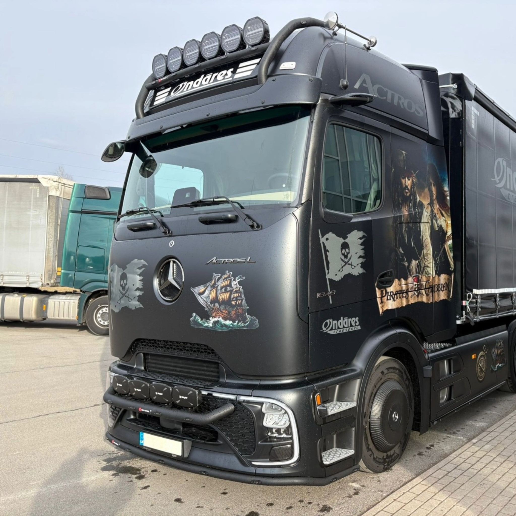 Lisävaloteline katolle V17 MB Actros GigaSpace 2,5m - Image 3
