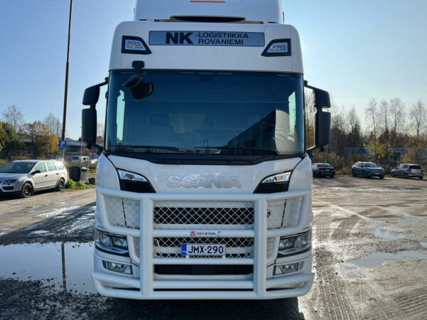 Kuvassa Karjapuskuri Freeway Scania NextGen P 2017-