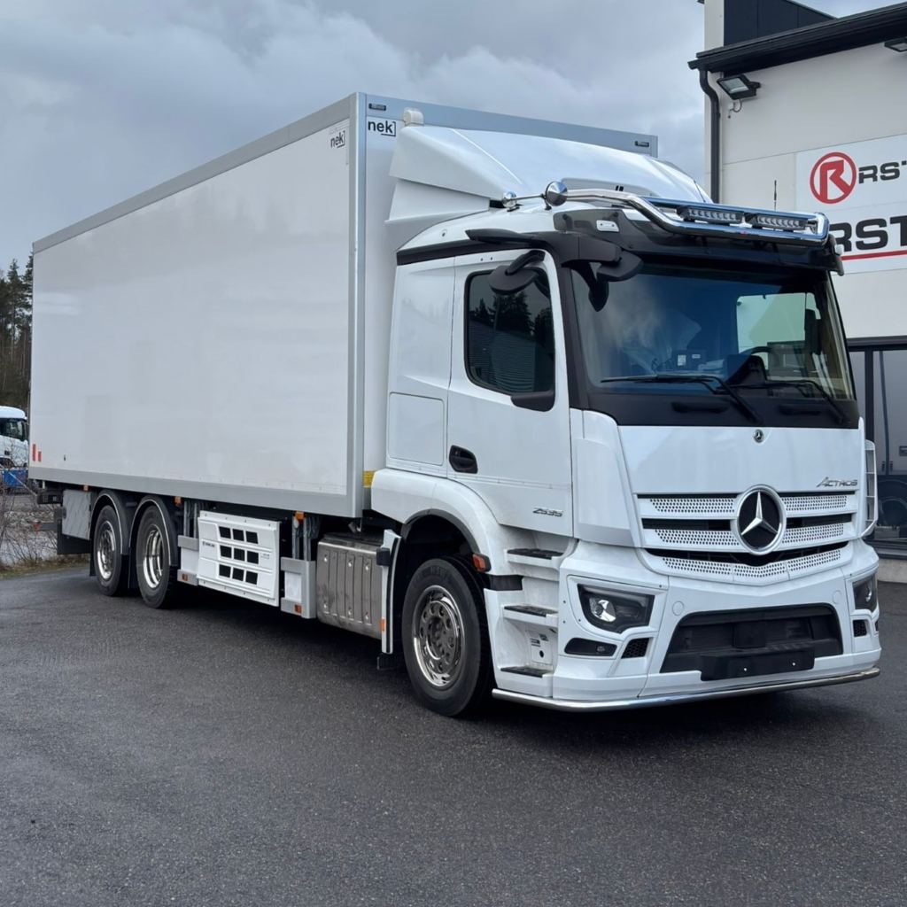 Etuhelmaputki Lowline V02 MB Antos/Actros 2,3m - Image 2