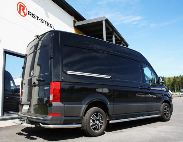 Kuvassa Takakulmaputket Volkswagen Crafter 2017-/ MAN TGE 2018- (Pitkä)
