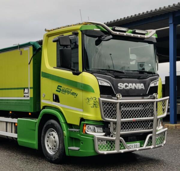 Kuvassa Lisä- /Työvaloteline katolle Scania NG 2017- Matala