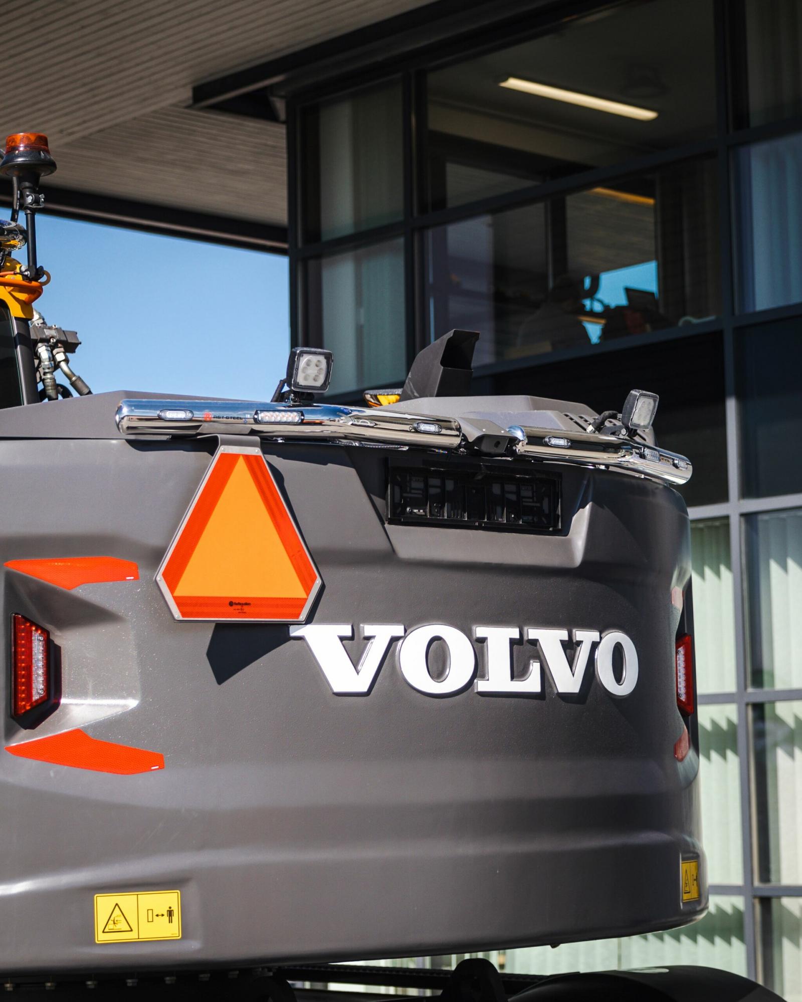 Valoraudat kaivinkoneen punttiin