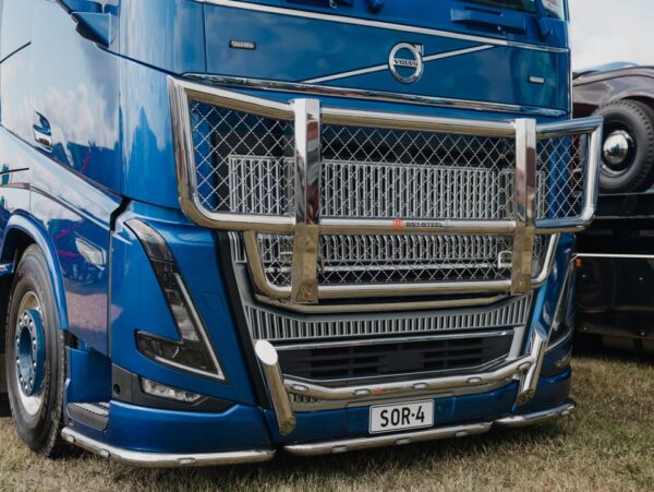 Karjapuskuri Dakar Volvo FH4 - Image 2