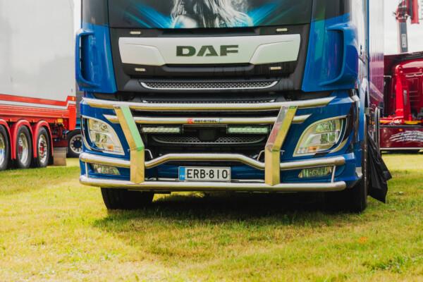 Kuvassa Karjapuskuri Lite DAF XF 106