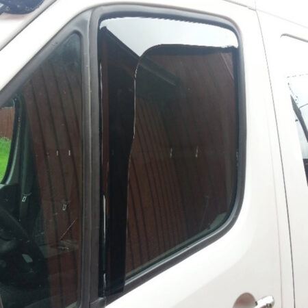 Renault Master Sivulasin tuuliohjaimet