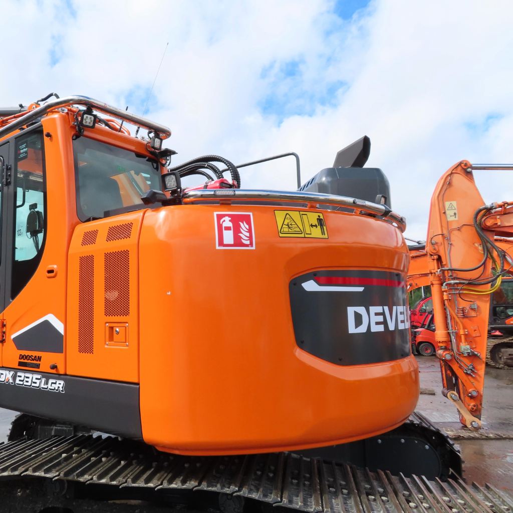 Valoteline taakse/peräpuntin päälle Develon DX235LCR-7 - Image 2