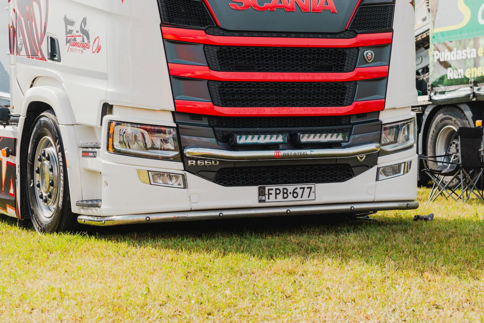 Kuvassa Lisävaloteline maskiin Scania NextGen 2017-