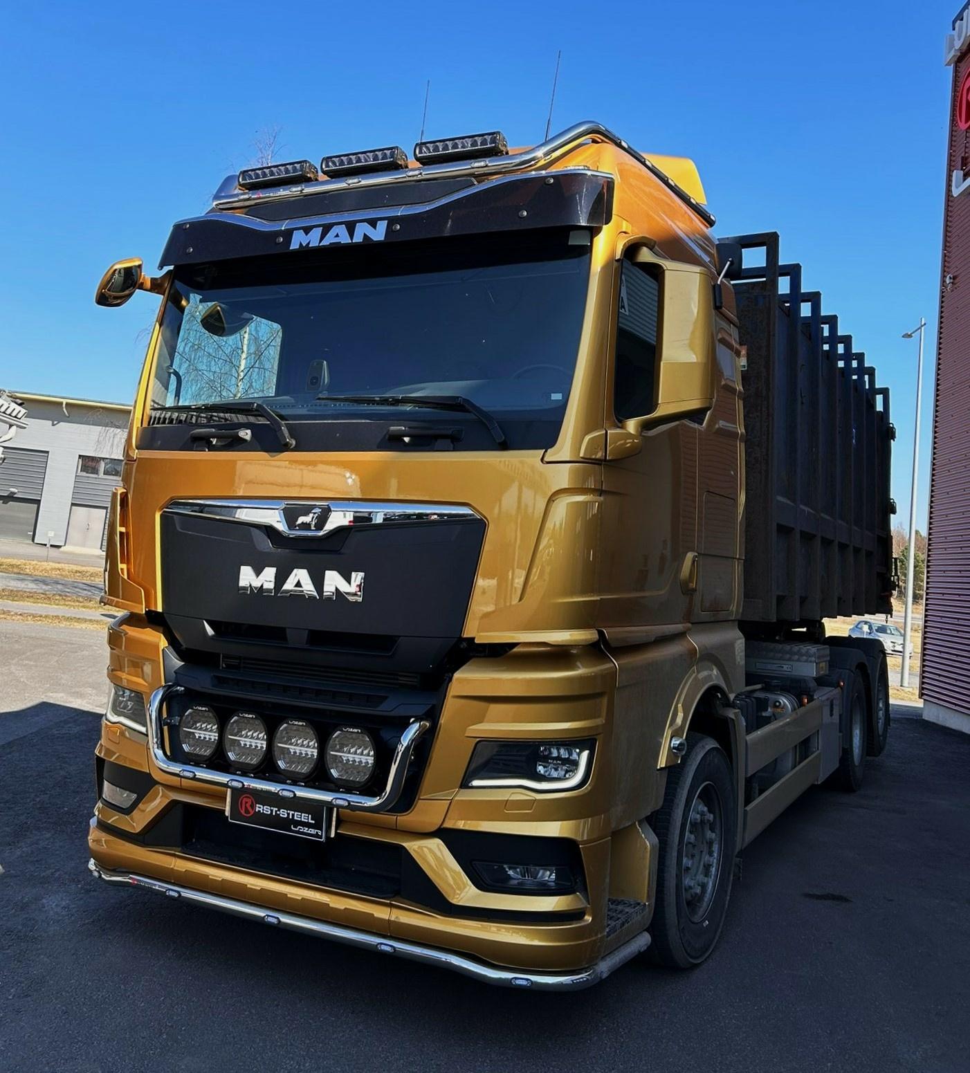 Kuvassa Etuhelmaputki MAN TGX 2021-