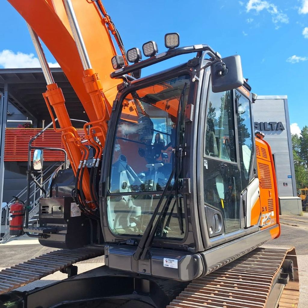 Valoteline katolle Hitachi 7-sarja (THI106 lyhyt ohjaamo) - Image 2