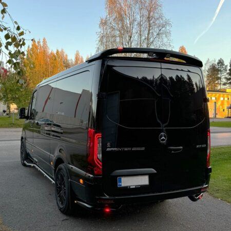Takaspoileri MB Sprinter W907/W910 2024-, isolla kameralla