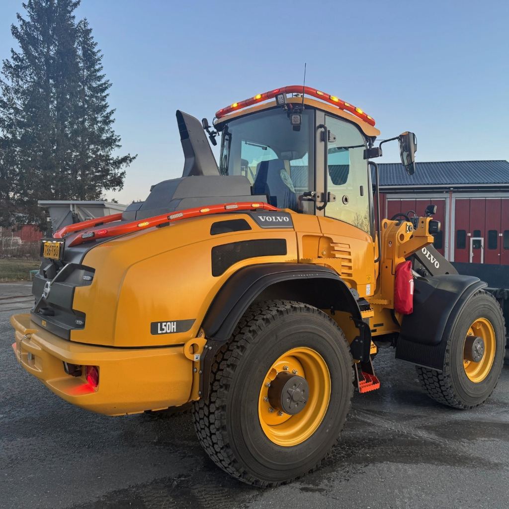 Valoteline taakse / konepellin päälle Volvo L45-L50G/H 2012- - Image 2