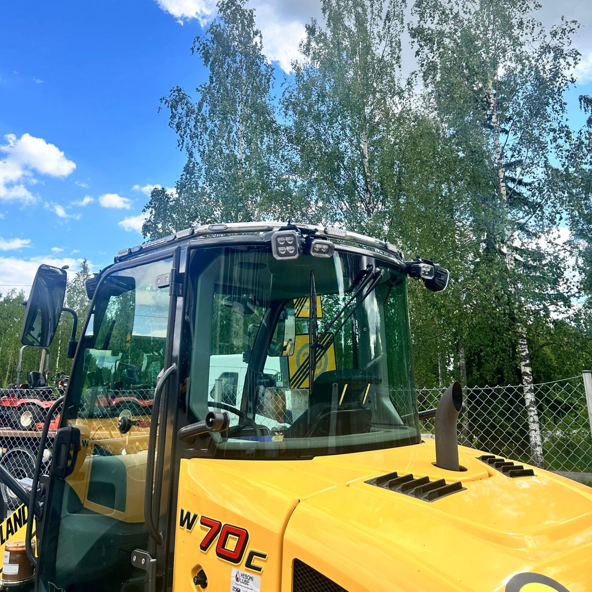 Valoteline katolle New Holland W50-80C pyöräkoneisiin - Image 3