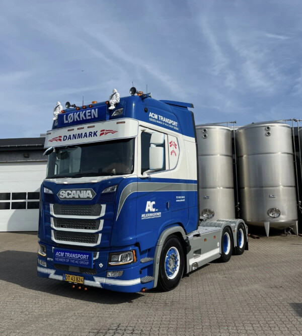 Kuvassa Fox Parts Aurinkolippa Scania NG 2017- Suora (5)