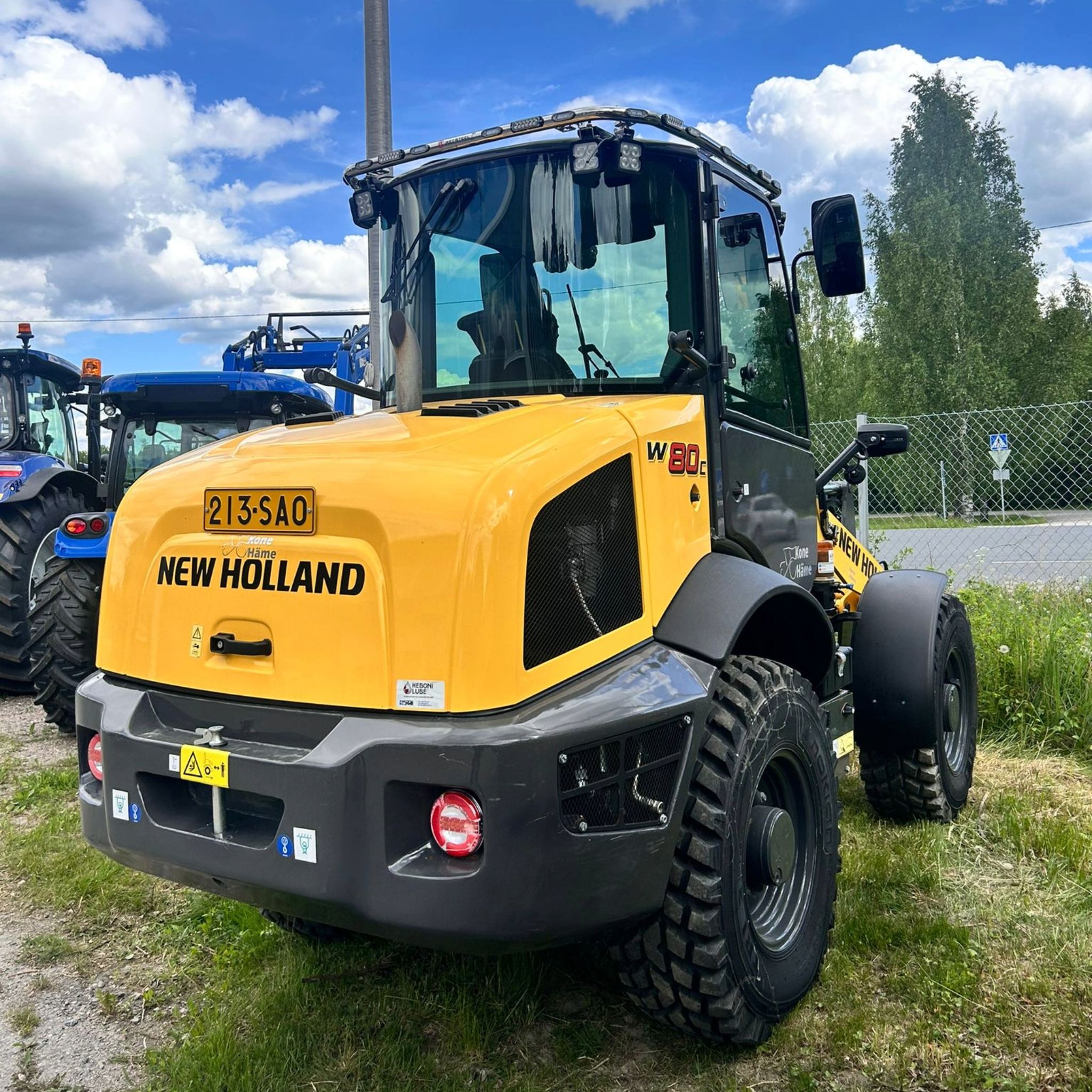 Valoteline katolle New Holland W50-80C pyöräkoneisiin - Image 2