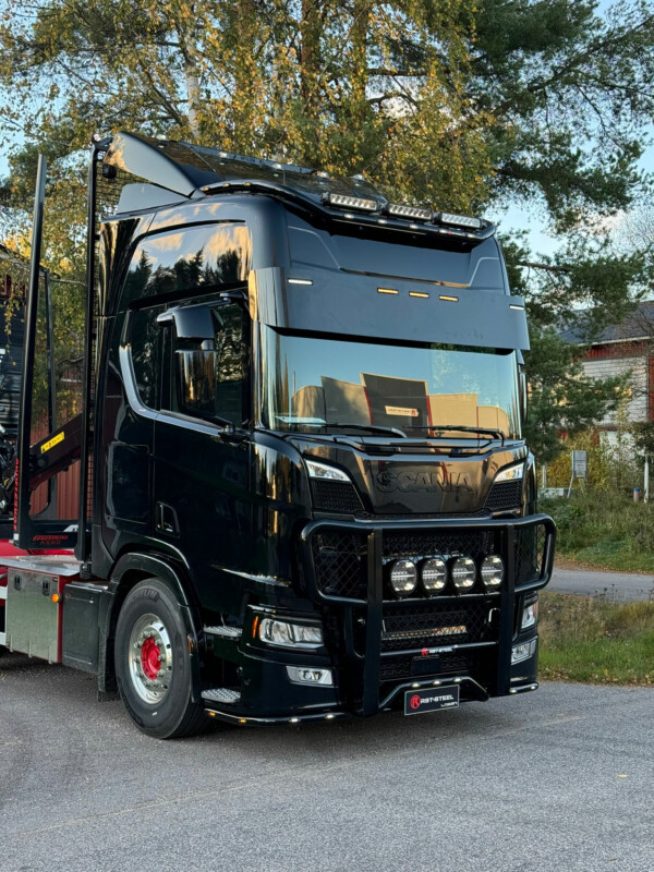 Kuvassa Karjapuskuri Dakar Scania NextGen 2017-