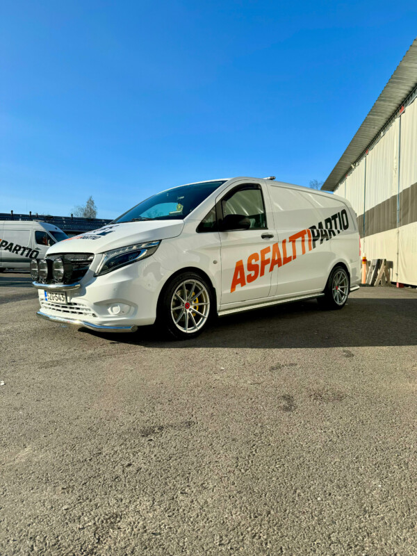 Kuvassa Kylkiputket Mercedes-Benz Vito/ V-sarja 2014-, SWB