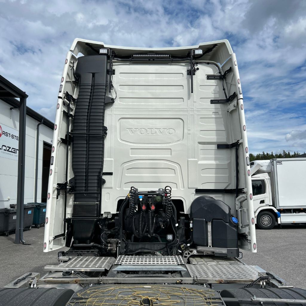 Koristeputket tuuliohjaimiin V13 Volvo FH4 XL - Image 2