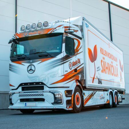 Lisävaloteline katolle Basic Long V25 MB Actros StreamSpace 2,5m